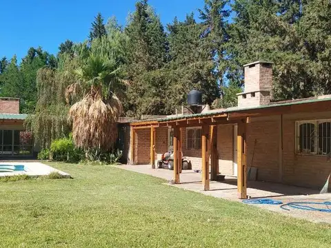 Casa en Venta con 2 cocheras