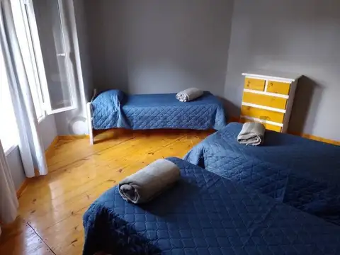 OPORTUNIDAD  VENDEMOS COMPLEJO DE DOS DUPLEX + CASA EN EXCELENTE ESTADO EN CLAROMECO