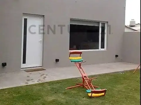 30 e/ 25 y 27 1100, Piso 0