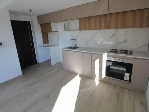 DEPARTAMENTO DE 2 AMBIENTES AL FRENTE CON BALCÓN DECATEGORIA
