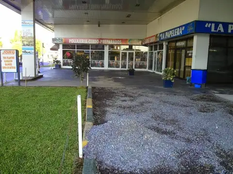 IMPORTANTE INVERSIÓN. ESQUINA c/ 6 LOCALES, GALPONES Y DEPTO