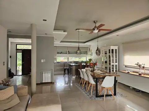 Casa 3 ambientes con 2 baños