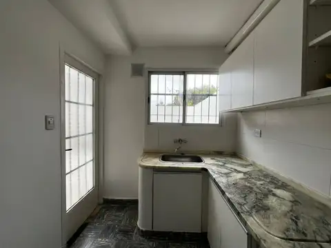 Casa en Alquiler con 1 cochera