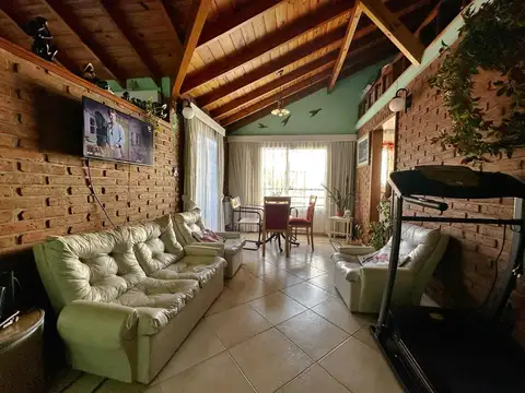 Depto Tipo Casa en Venta de 2 ambientes