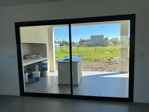 Casa  en Venta en Santa Elisa, Pilar del Este, Pilar
