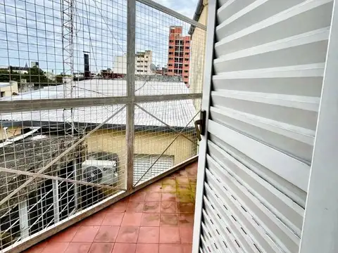 Hipólito Yrigoyen 700