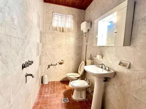 Casa 4 ambientes con 1 baño