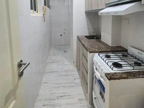 Avenida Carlos Calvo 1700, Piso 1