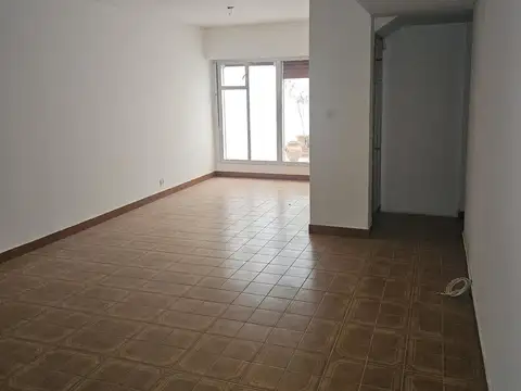 Casa 11 ambientes con 3 baños