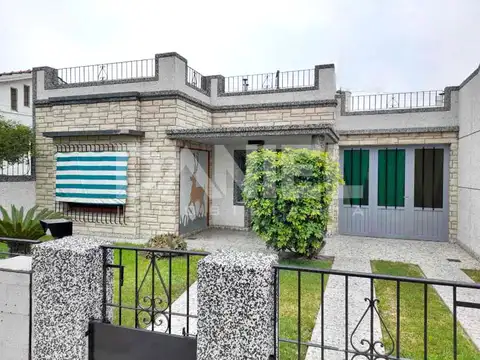 Casa en venta en Ituzaingo Norte APTO CREDITO HIPOTECARIO  