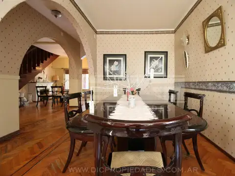 Depto Tipo Casa en Alquiler con 1 cocheras