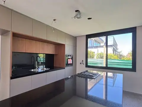 Casa en Venta en Countries y Barrios Cerrados en Ibarlucea, USD 360.000