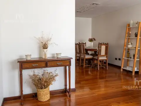 Depto Tipo Casa en Venta de 5 ambientes