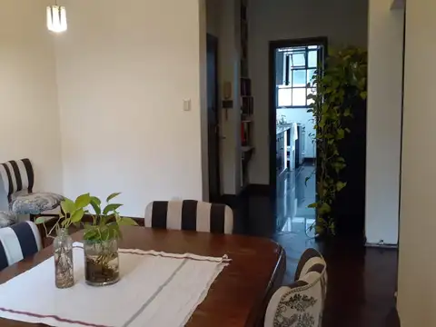 Avenida Carlos Calvo 200