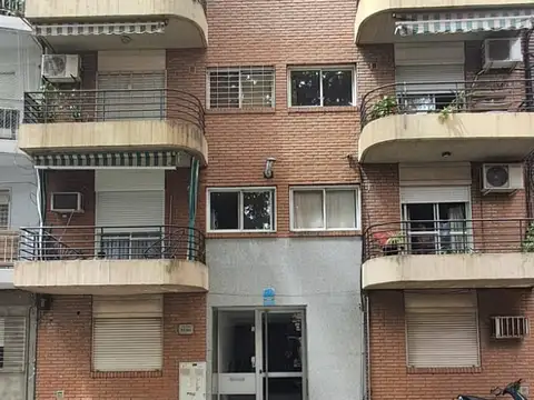 BALCARCE Y GUEMES - PLANTA BAJA