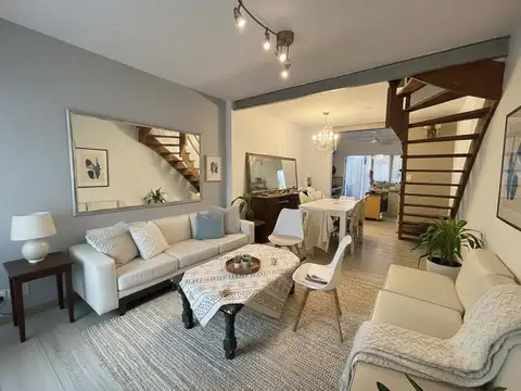 CASA - TRIPLEX en Vicente Lopez - Terraza Propia, 4 dormitorios. VENTA Y ALQUILER