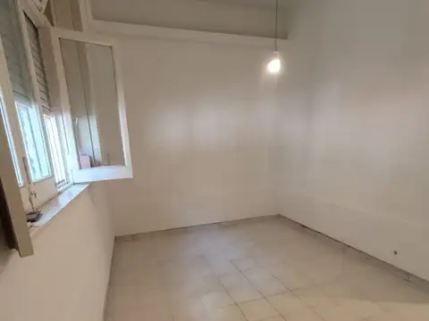 Fray Luis Beltran 200, Piso PB