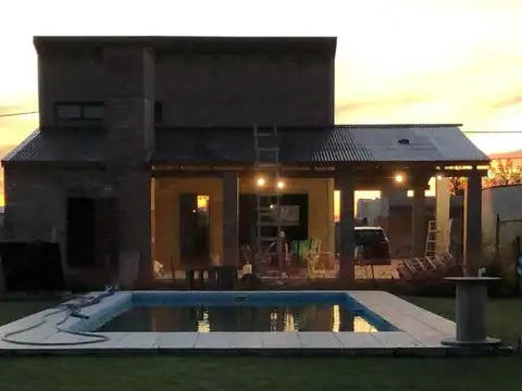 Casa en Venta con 1 cochera