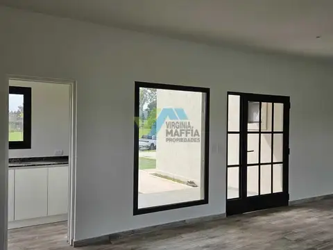 Casa 4 ambientes con 2 baños