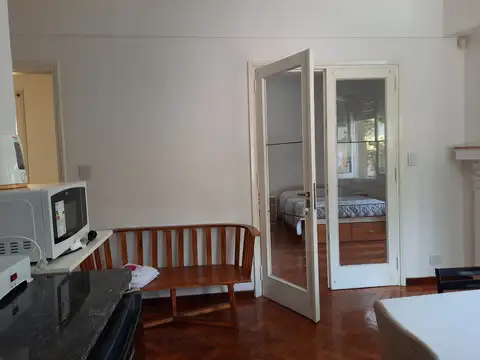 Oficina 12 ambientes con 8 baños