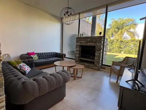Casa en una planta en B°Cdo BsAs Village, Bella Vista