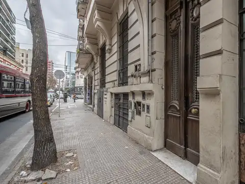 Depto Tipo Casa en Venta de 8 ambientes