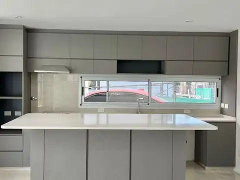 Casa en Alquiler con 1 cochera