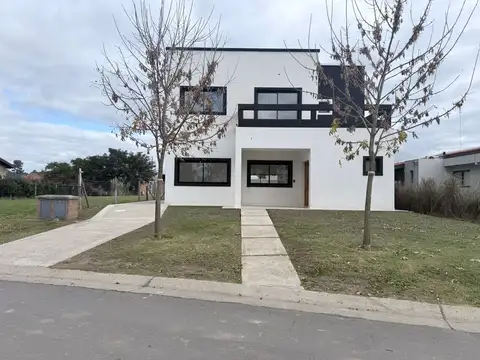 Casa de 6 Ambientes en Barrio San Pablo – Diseño, Confort y Calidad en Pilar ?