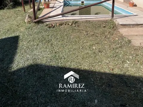 SE VENDE CASA CON DEPTO