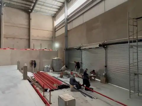 Galpón logístico de 1.500 m2 a estrenar en Parque Patricios en alquiler o venta