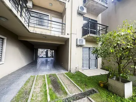 Alquiler departamento 2 ambientes con cochera en Haedo.