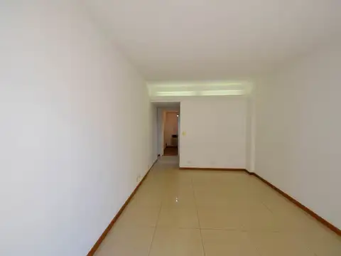 VENTA DEPARTAMENTO 2 AMB. FRENTE BALCON RECICLADO
