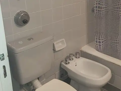 HERMOSO DEPTO EN ALQUILER- AV ACOYTE Y AV RIVADAVIA