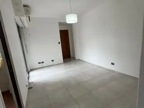 HERMOSO DEPTO EN ALQUILER- AV ACOYTE Y AV RIVADAVIA