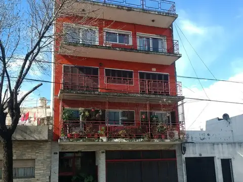 Departamento frente al Parque Avellaneda