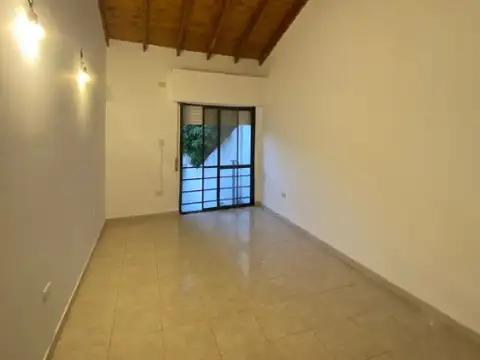 De los Incas 100, Piso PB