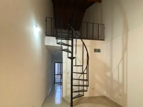 Casa en Alquiler en Villa Luzuriaga, $ 700.000