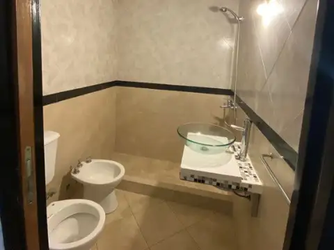 DUPLEX DE 2 AMBIENTES CON COCHERA Y PATIO - VILLA LUZURIAGA