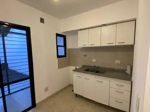 Casa en Alquiler con 1 cochera