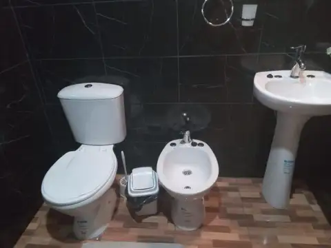 Casa 3 ambientes con 1 baño