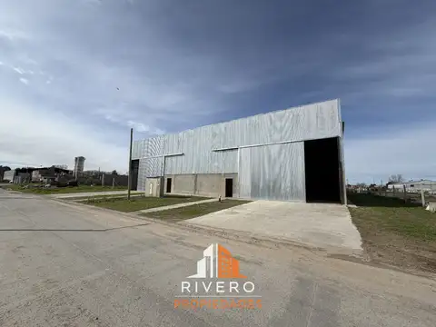 Amplio Galpon 1200 m - Luz Trifasica o Industrial - Parque Industrial Guernica - Oficinas - Vestuarios - Duchas
