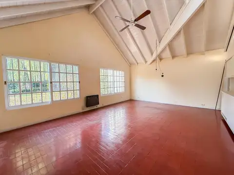 Casa en Venta con 3 cocheras