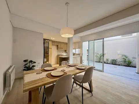 Venta casa de 3 dormitorios con patio y parrillero, zona Centro, Rosario