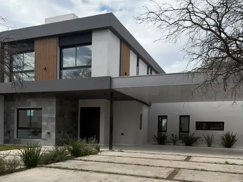 Casa en Siete Soles Alqarias 2 a estrenar excelente iluminación y ubicación