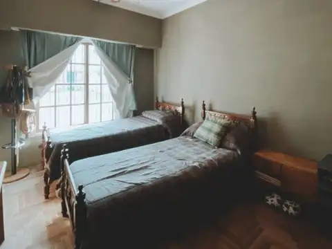 Casa 7 ambientes con 1 baño