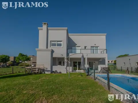Casa 6 ambientes con 3 baños