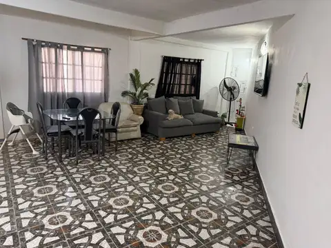 Casa en Ituzaingó 5 Amb - 4 Dorm - Cochera 2 Autos - con patio y local