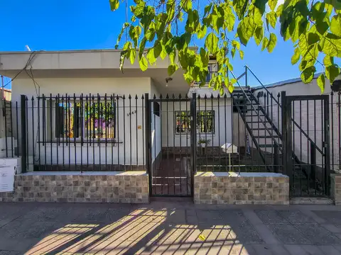 Casa con Departamento Independiente