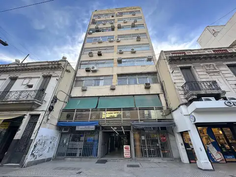 Local comercial en venta en galeria Rosario centro permuta