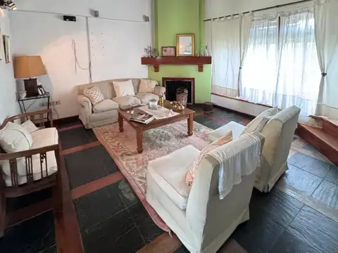 Casa en Venta con 5 cocheras